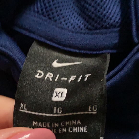 Kids extra large Nike hoodie - Picture 3 of 3